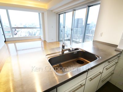 キッチン ※12階の同じ間取タイプを撮影。仕様が異なることがあります。