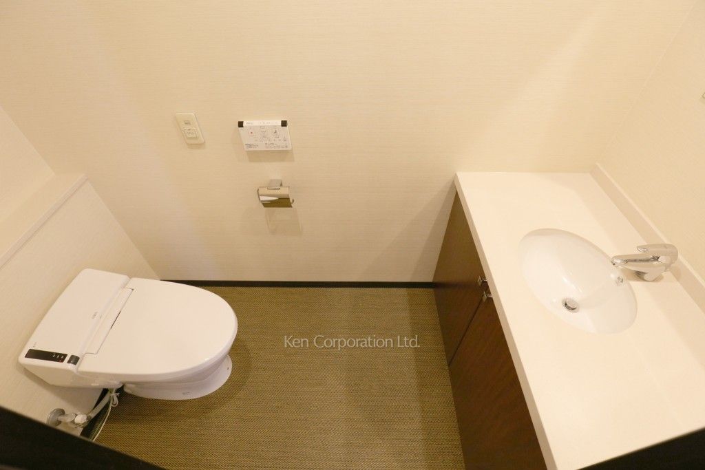 トイレ ※49階の同じ間取タイプを撮影。仕様が異なることがあります。