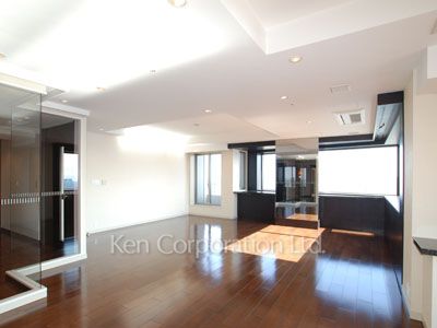 居室（LDなど） ※50階の同じ間取タイプを撮影。仕様が異なることがあります。