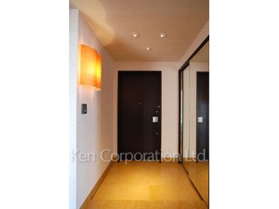 玄関 ※50階の同じ間取タイプを撮影。仕様が異なることがあります。