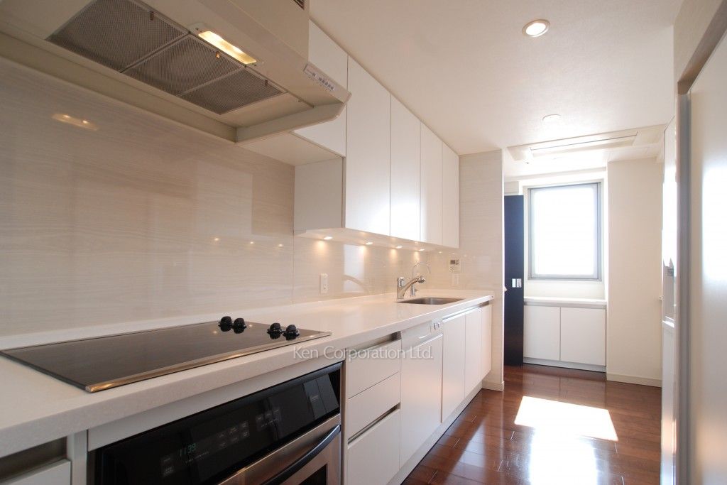 ラ・トゥール汐留の写真 キッチン ※50階の同じ間取タイプを撮影。仕様が異なることがあります。