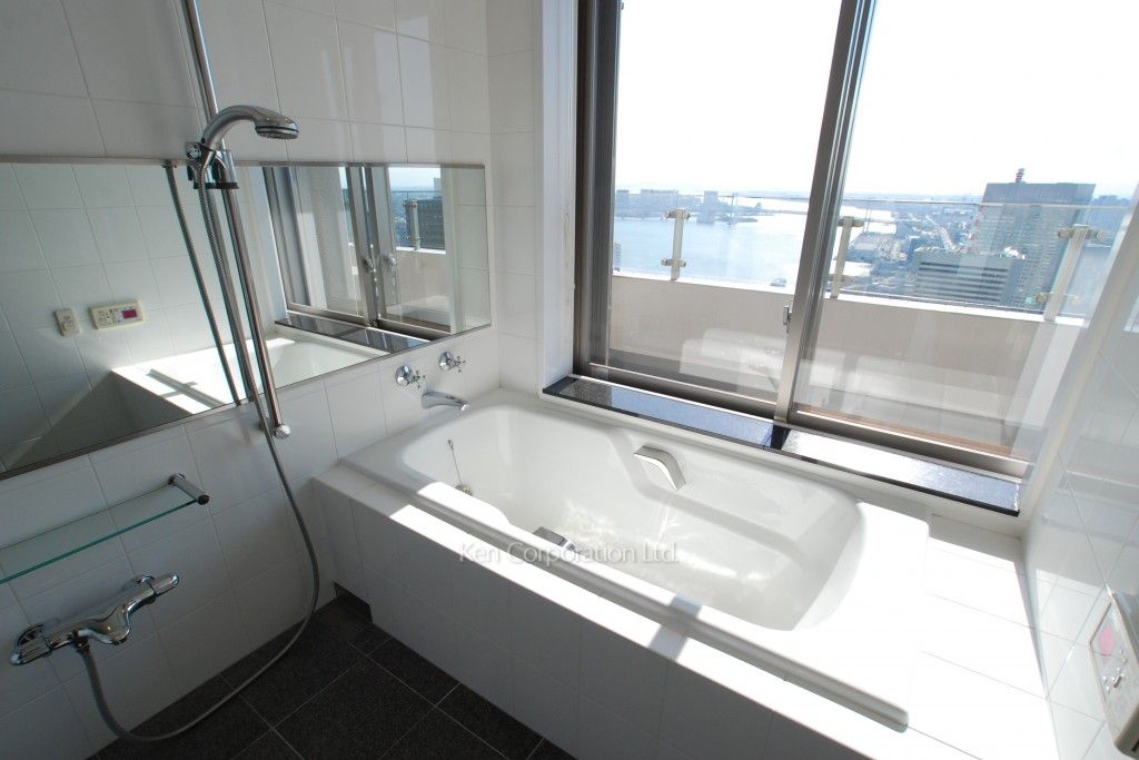 ラ・トゥール汐留の写真 バスルーム ※50階の同じ間取タイプを撮影。仕様が異なることがあります。