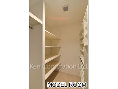 オパス有栖川テラスアンドレジデンスの写真 シューズインクローゼット