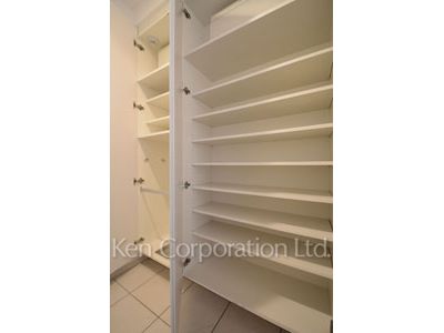 二番町パークフォレストの写真 シューズクローゼット