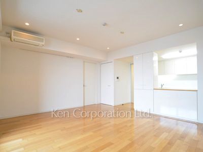 レジディア西麻布の写真 リビングダイニング