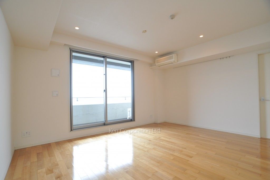 レジディア西麻布の写真 リビングダイニング