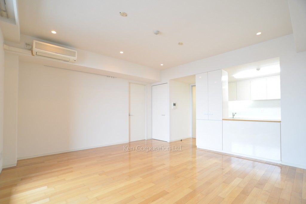 レジディア西麻布の写真 リビングダイニング