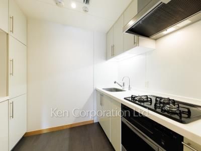 キッチン ※8階の同じ間取タイプを撮影。仕様が異なることがあります。