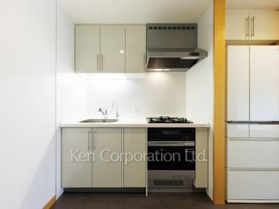 キッチン ※8階の同じ間取タイプを撮影。仕様が異なることがあります。