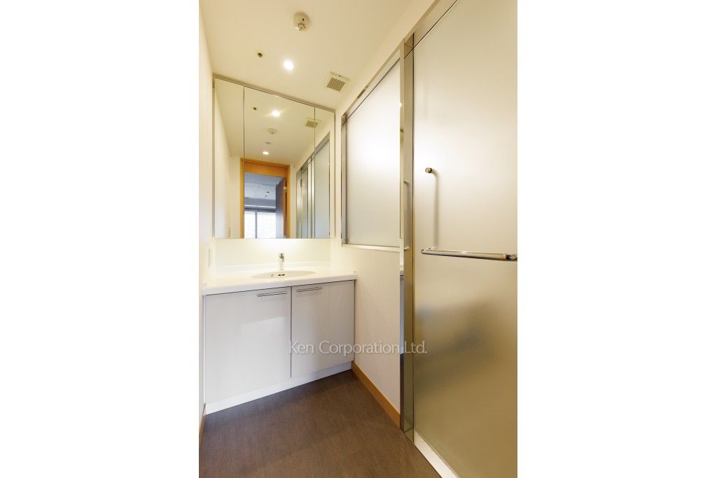 オランダヒルズ森タワーRoPの写真 パウダールーム ※8階の同じ間取タイプを撮影。仕様が異なることがあります。