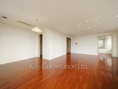 青山パークタワーの写真 居室（LDなど）