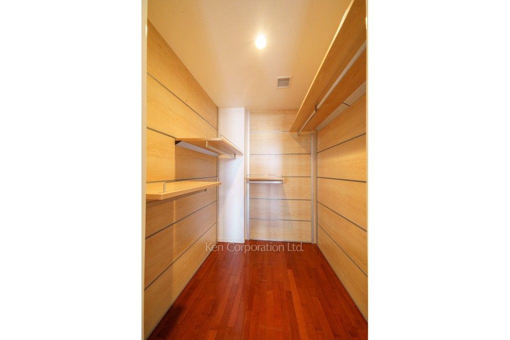 青山パークタワーの写真 ウォークインクローゼット