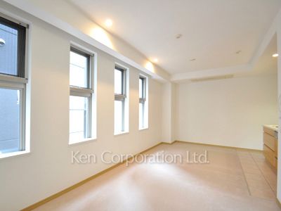 レジディアタワー乃木坂の写真 居室（LDなど） ※4階の同じ間取タイプを撮影。仕様が異なることがあります。