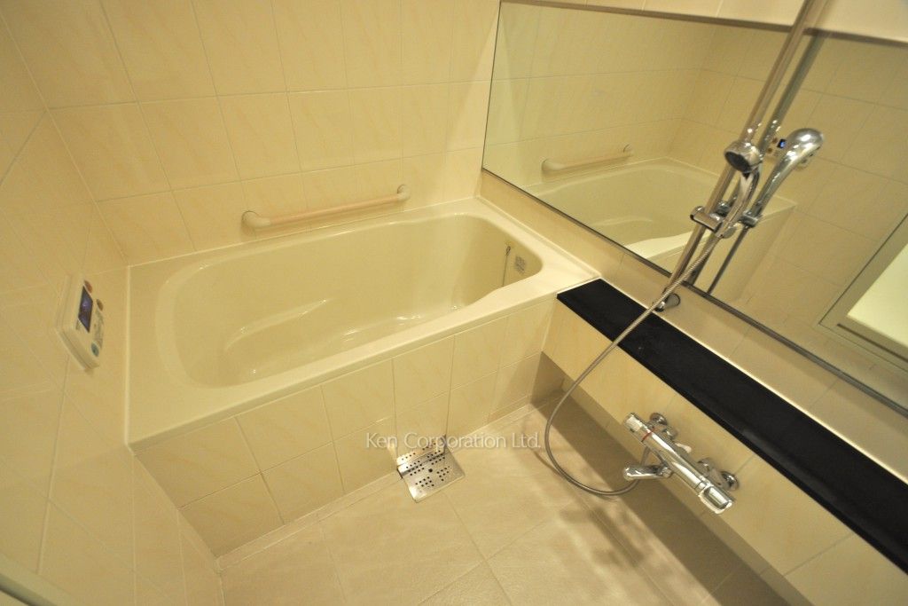 レジディアタワー乃木坂の写真 バスルーム ※4階の同じ間取タイプを撮影。仕様が異なることがあります。