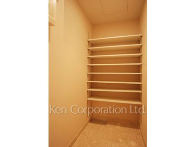 ラ・トゥール千代田の写真 シューズクローゼット