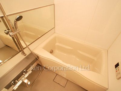 バスルーム ※12階の同じ間取タイプを撮影。仕様が異なることがあります。