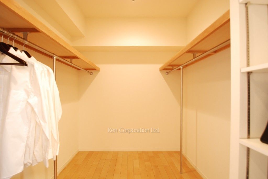 パークルージュ赤坂檜町の写真 ウォークインクローゼット ※14階の同じ間取タイプを撮影。仕様が異なることがあります。