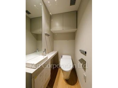 愛宕グリーンヒルズフォレストタワーの写真 トイレ ※17階の同じ間取タイプを撮影。仕様が異なることがあります。