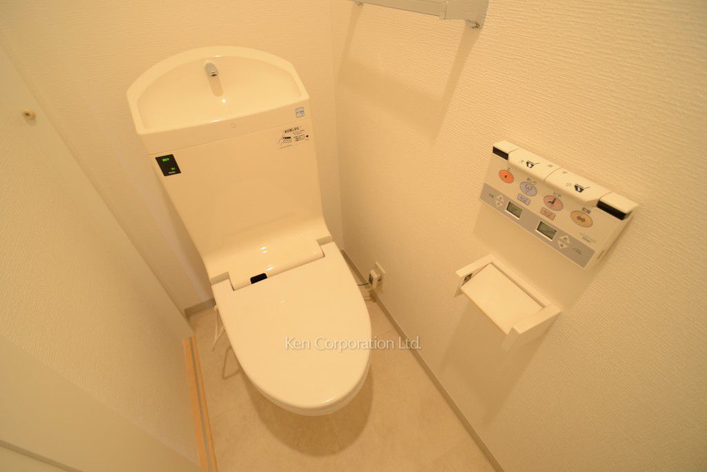トイレ ※8階の同じ間取タイプを撮影。仕様が異なることがあります。（6階・1LDK）  ※写真の無断転載禁止