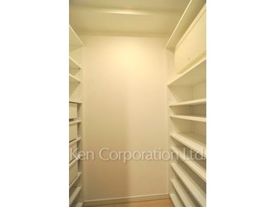 シューズインクローゼット ※6階の同じ間取タイプを撮影。仕様が異なることがあります。