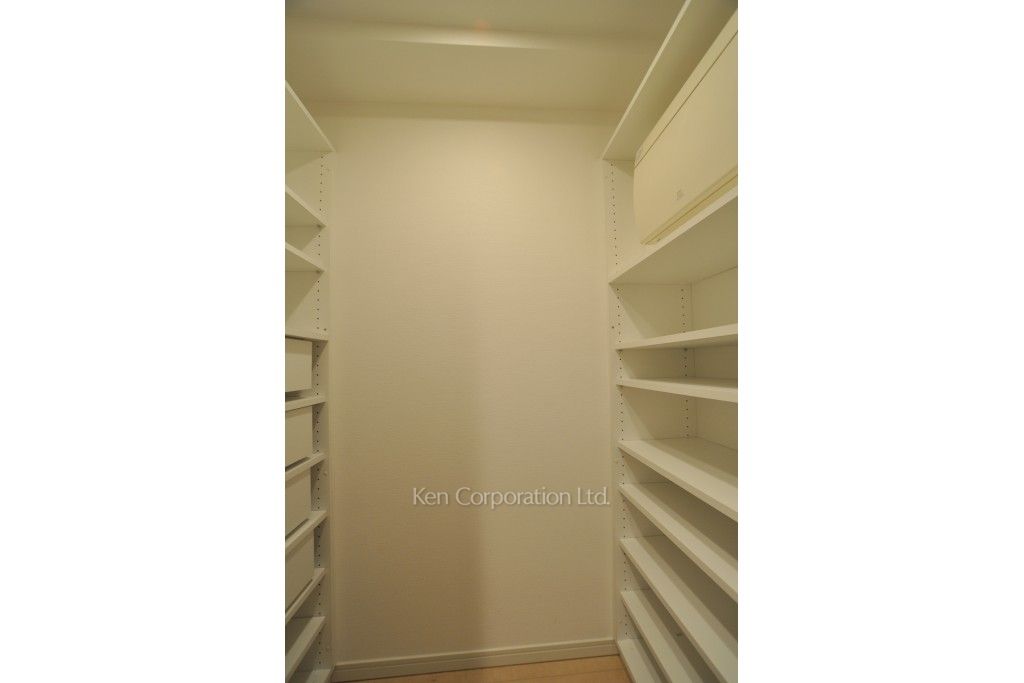 パークキューブ日本橋水天宮の写真 シューズインクローゼット ※6階の同じ間取タイプを撮影。仕様が異なることがあります。