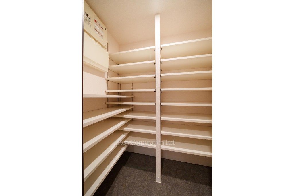 パークタワー芝浦ベイワード アーバンウイングの写真 シューズインクローゼット ※18階の同じ間取タイプを撮影。仕様が異なることがあります。
