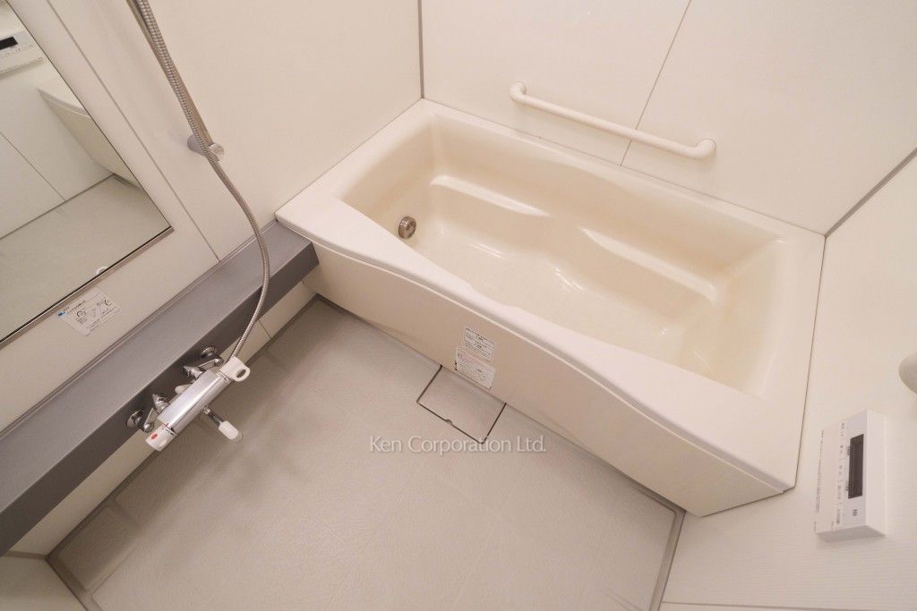 バスルーム ※9階の同じ間取タイプを撮影。仕様が異なることがあります。