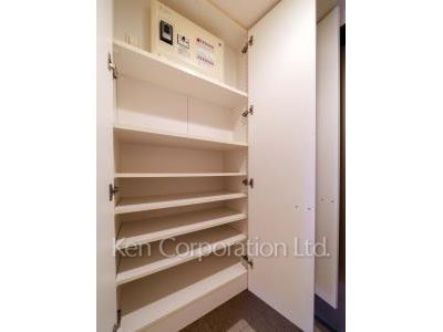 パークタワー芝浦ベイワード アーバンウイングの写真 シューズクローゼット ※9階の同じ間取タイプを撮影。仕様が異なることがあります。