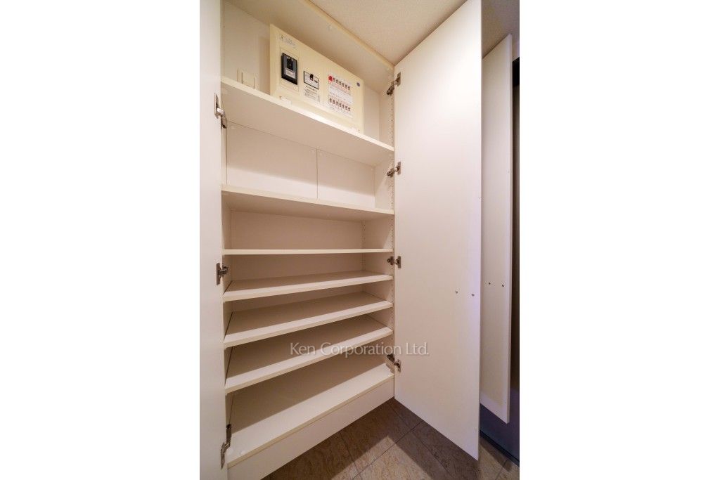 パークタワー芝浦ベイワード アーバンウイングの写真 シューズクローゼット ※9階の同じ間取タイプを撮影。仕様が異なることがあります。