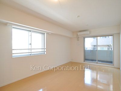 居室（LDなど） ※8階の同じ間取タイプを撮影。仕様が異なることがあります。