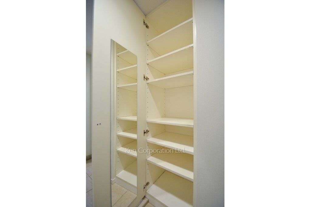 レジディアタワー麻布十番の写真 シューズクローゼット