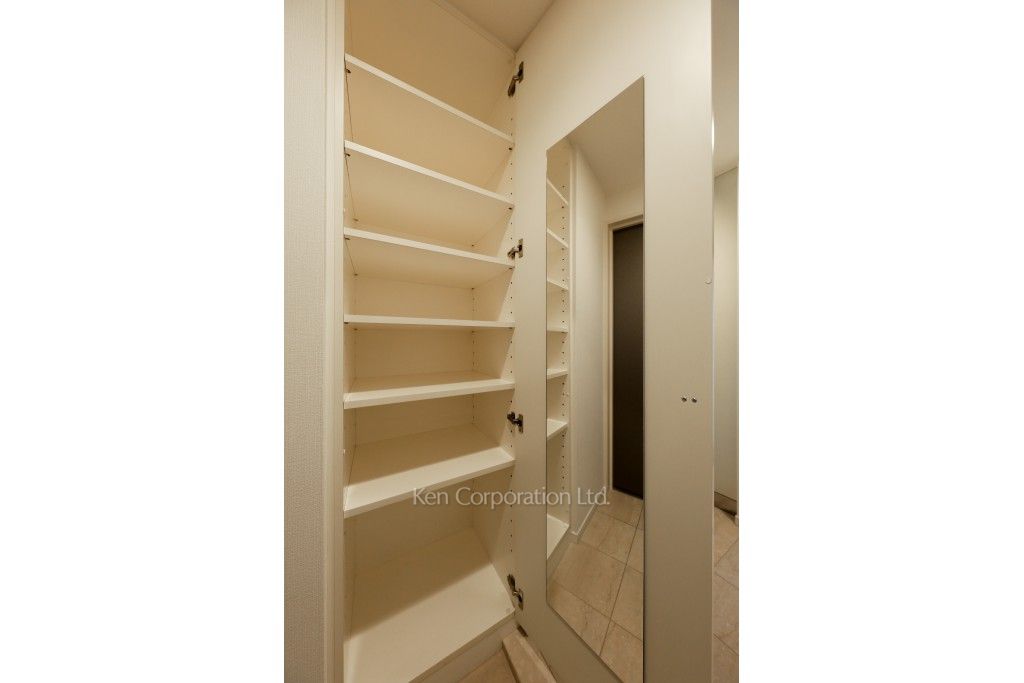 レジディアタワー麻布十番の写真 シューズクローゼット