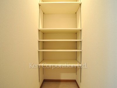 レジデンスシャルマン月島の写真 シューズインクローゼット