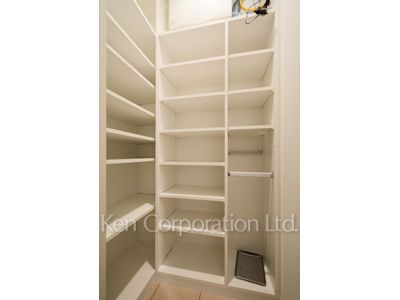 ベルファース秋葉原の写真 シューズインクローゼット ※17階の同じ間取タイプを撮影。仕様が異なることがあります。