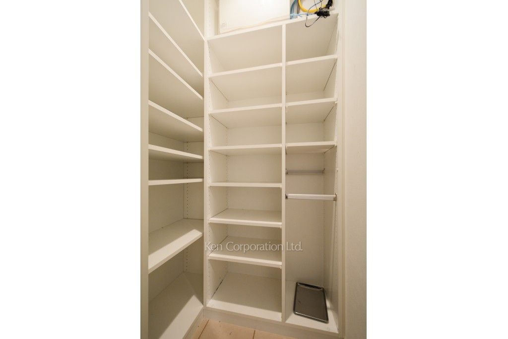 ベルファース秋葉原の写真 シューズインクローゼット ※17階の同じ間取タイプを撮影。仕様が異なることがあります。