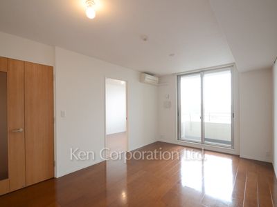 居室（LDなど） ※7階の同じ間取タイプを撮影。仕様が異なることがあります。