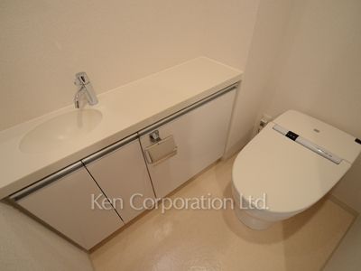 トイレ ※7階の同じ間取タイプを撮影。仕様が異なることがあります。