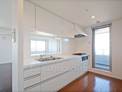 代官山プラザの写真 キッチン ※13階の同じ間取タイプを撮影。仕様が異なることがあります。