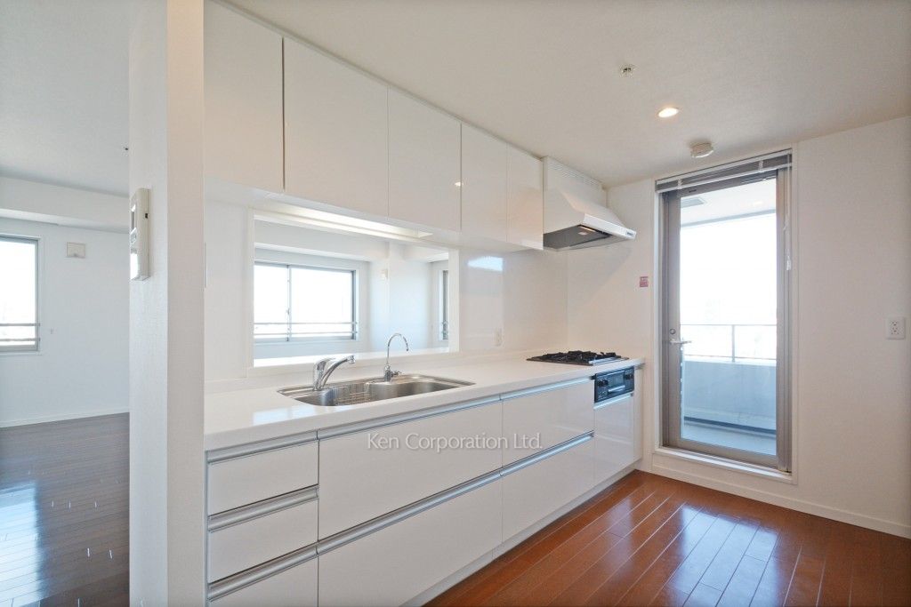 代官山プラザの写真 キッチン ※13階の同じ間取タイプを撮影。仕様が異なることがあります。