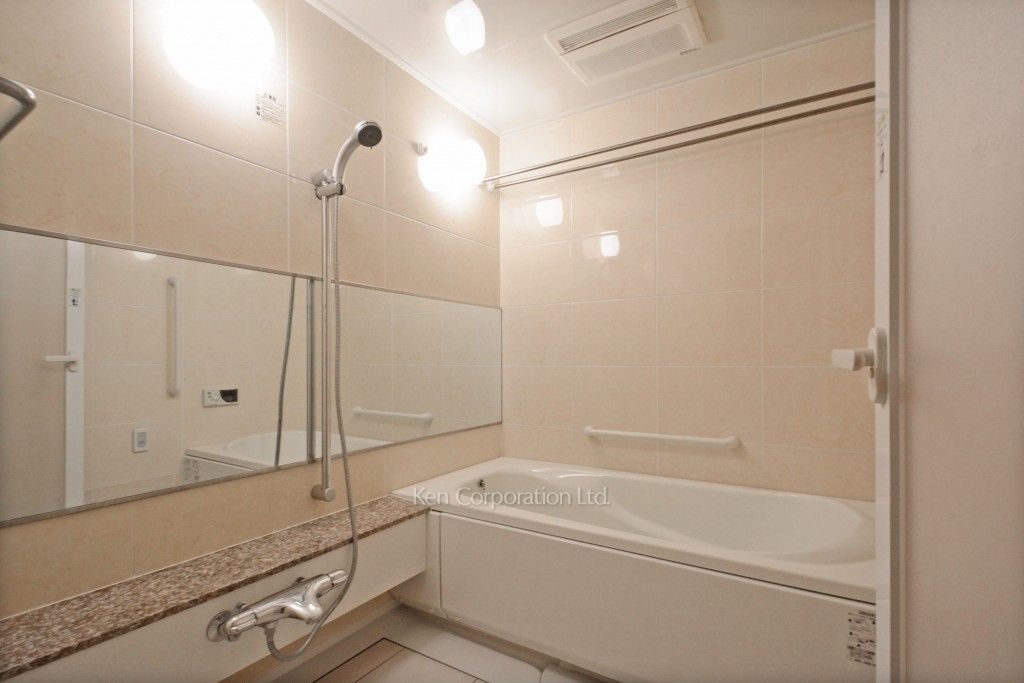 代官山プラザの写真 バスルーム ※13階の同じ間取タイプを撮影。仕様が異なることがあります。