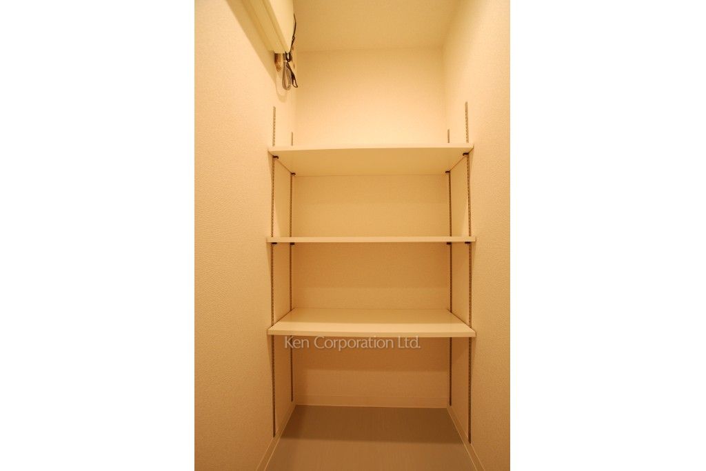 Park Axis 溜池山王の写真 シューズインクローゼット ※6階の同じ間取タイプを撮影。仕様が異なることがあります。