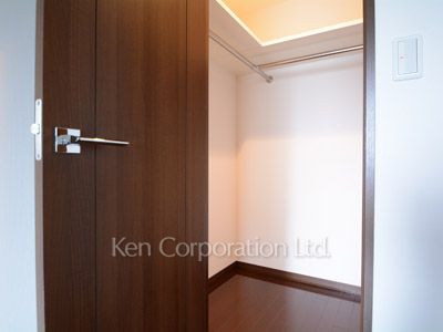 コンフォリア田町の写真 ウォークインクローゼット ※12階の同じ間取タイプを撮影。仕様が異なることがあります。