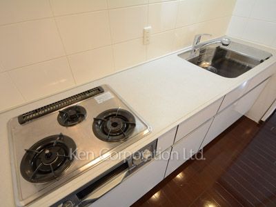 コンフォリア田町の写真 キッチン ※12階の同じ間取タイプを撮影。仕様が異なることがあります。