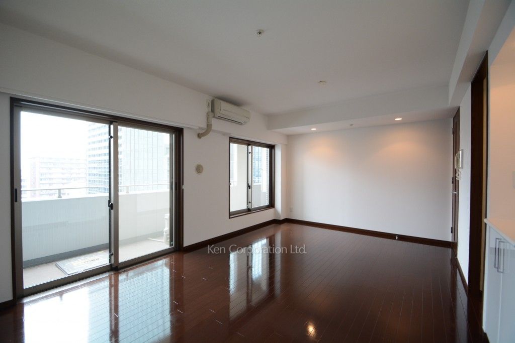 コンフォリア田町の写真 リビングダイニング