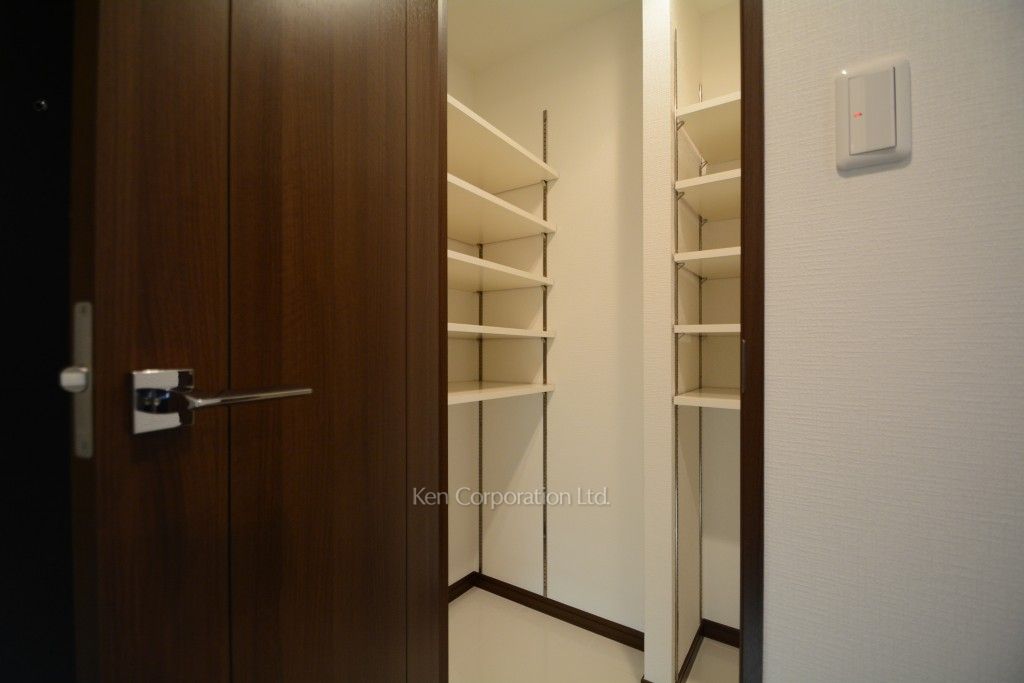 コンフォリア田町の写真 シューズインクローゼット