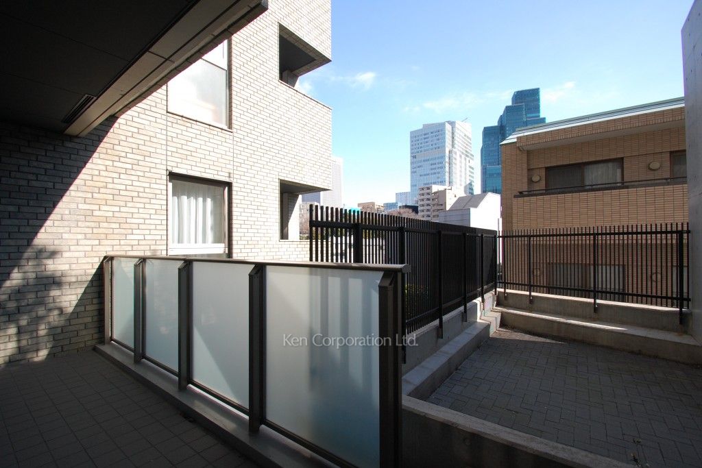 麻布第一マンションズの写真 バルコニー