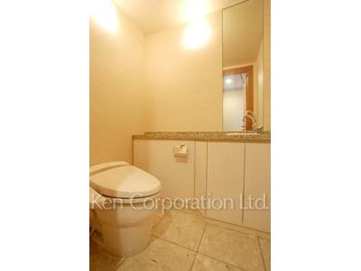 ラトリエ赤坂の写真 トイレ ※4階の同じ間取タイプを撮影。仕様が異なることがあります。