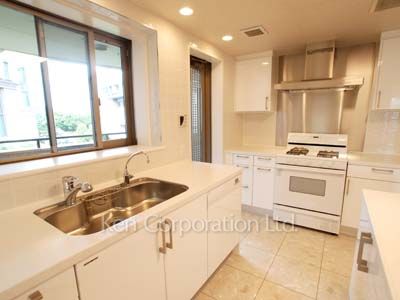 ラトリエ赤坂の写真 キッチン ※4階の同じ間取タイプを撮影。仕様が異なることがあります。