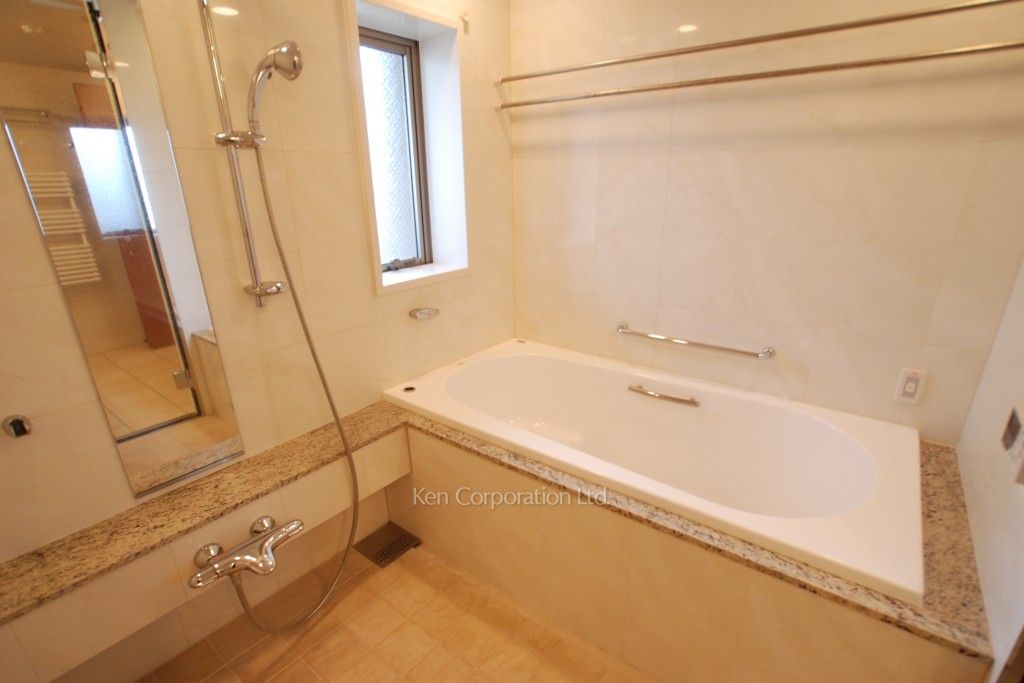 ラトリエ赤坂の写真 バスルーム ※4階の同じ間取タイプを撮影。仕様が異なることがあります。