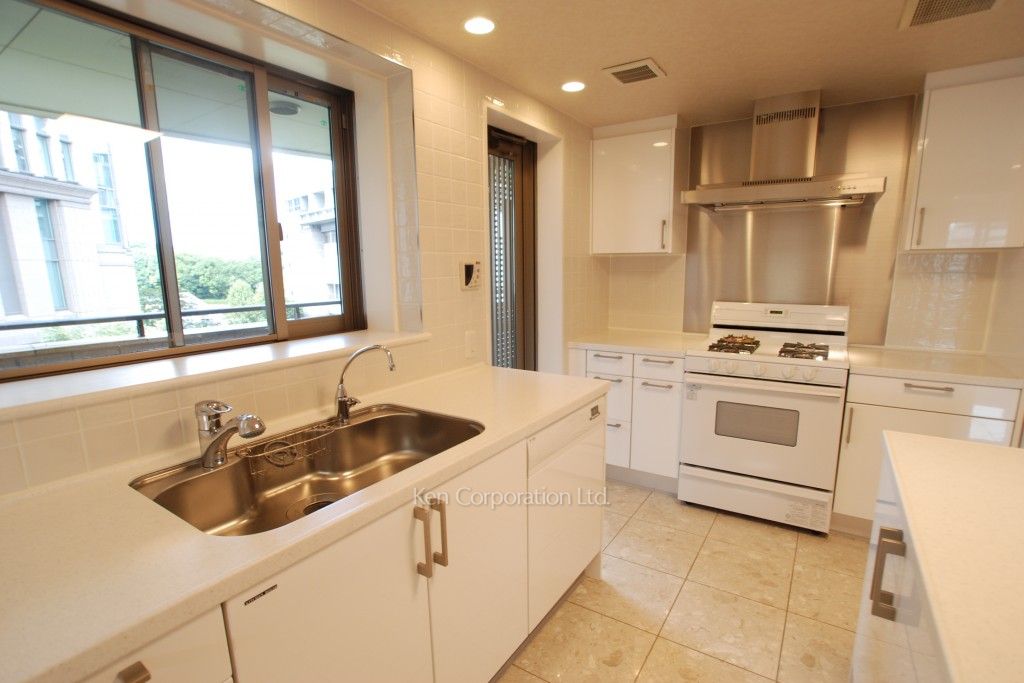 ラトリエ赤坂の写真 キッチン ※4階の同じ間取タイプを撮影。仕様が異なることがあります。